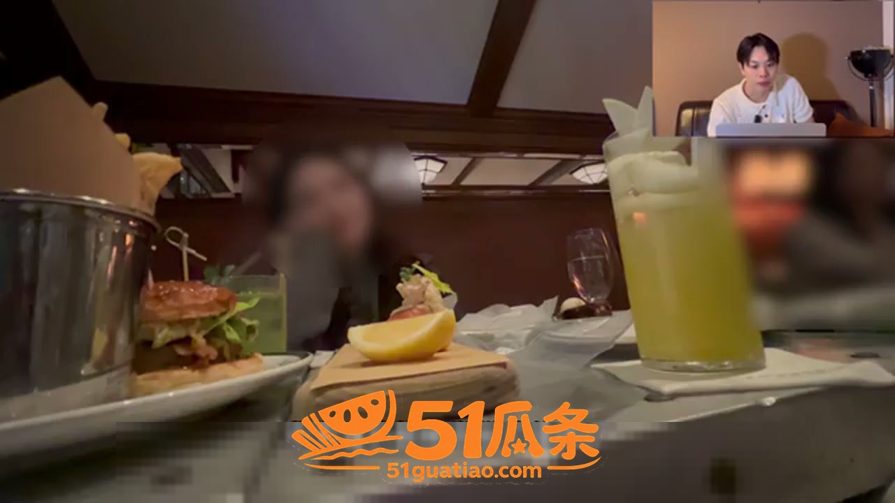 TTV女生 豪车接送相关图片3